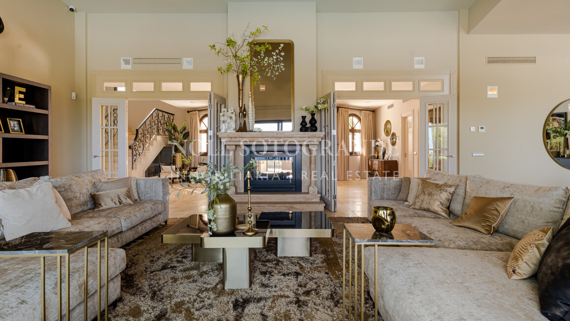 Villa zum Verkauf in El Herrojo, Benahavis