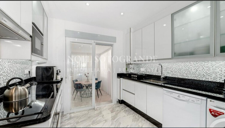 Ground Floor Apartment for sale in Marbella Real, Marbella Golden Mile