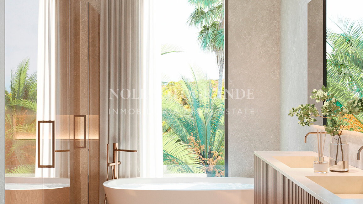 Villa for sale in Las Brisas, Nueva Andalucia