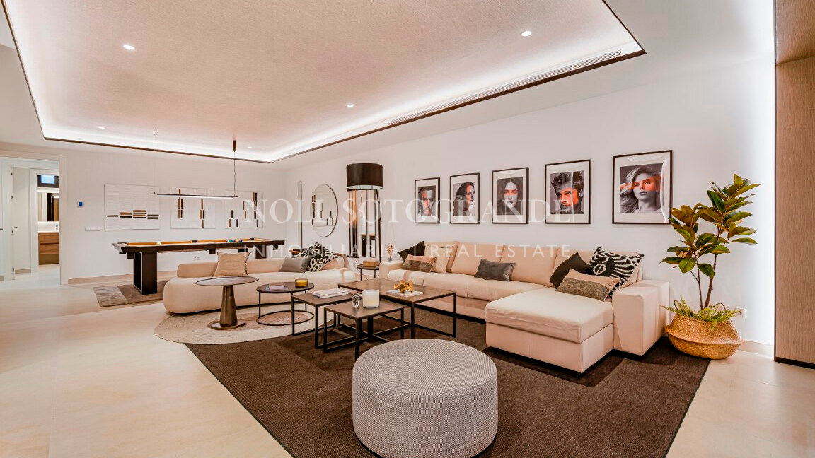 Villa for sale in Altos de Salamanca, Marbella Golden Mile