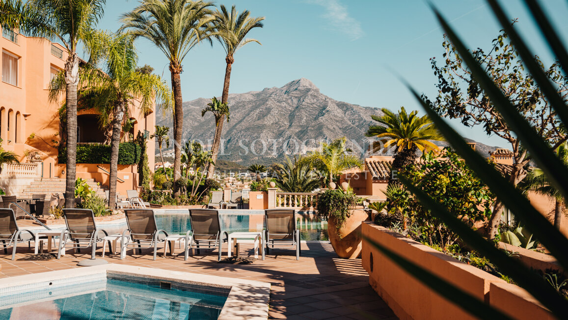 South facing penthouse with panoramic views at the highest point in Nueva Andalucia´s Golf Valley, Marbella