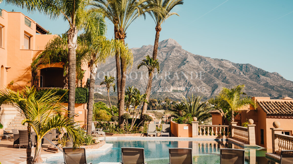 South facing penthouse with panoramic views at the highest point in Nueva Andalucia´s Golf Valley, Marbella