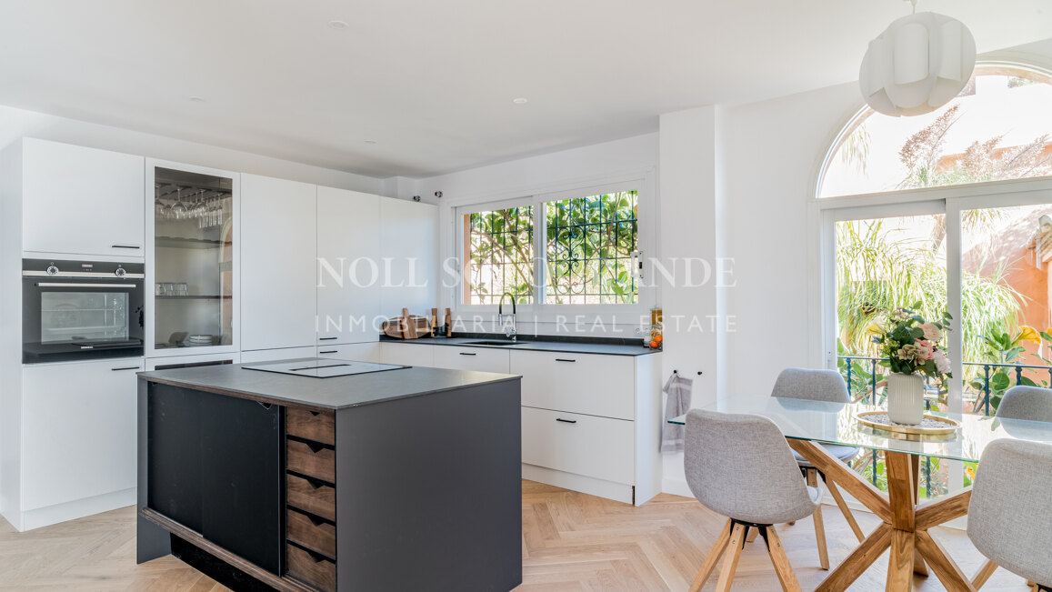 South facing penthouse with panoramic views at the highest point in Nueva Andalucia´s Golf Valley, Marbella