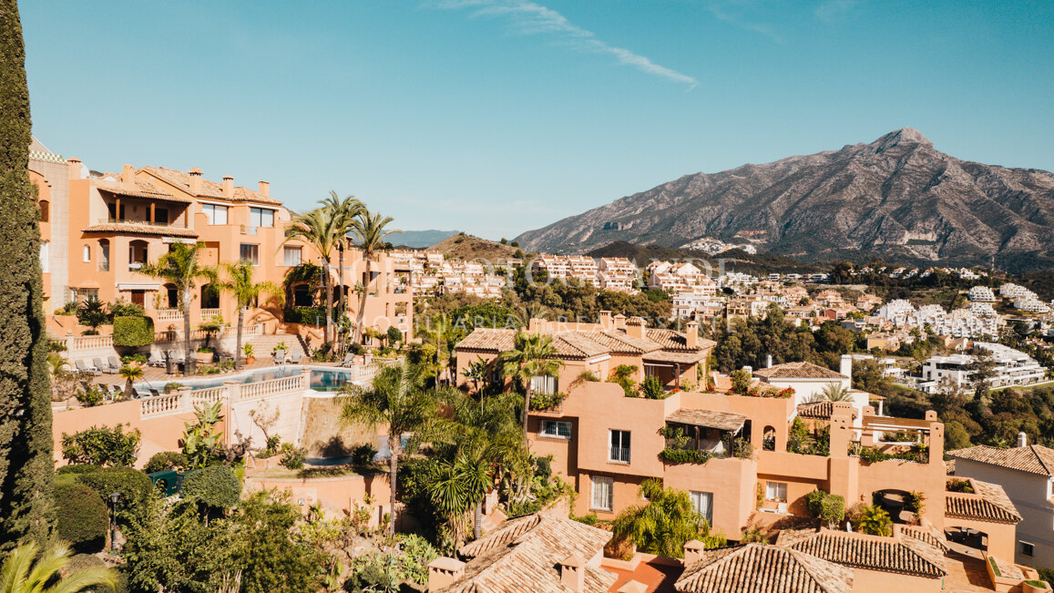 South facing penthouse with panoramic views at the highest point in Nueva Andalucia´s Golf Valley, Marbella