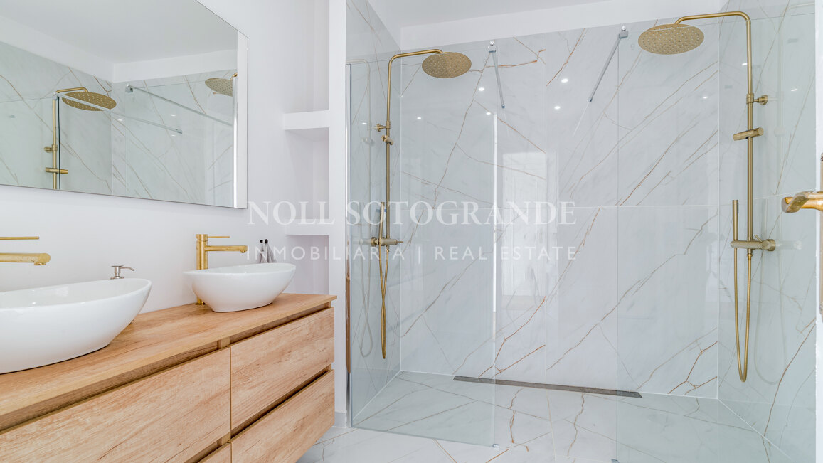 South facing penthouse with panoramic views at the highest point in Nueva Andalucia´s Golf Valley, Marbella