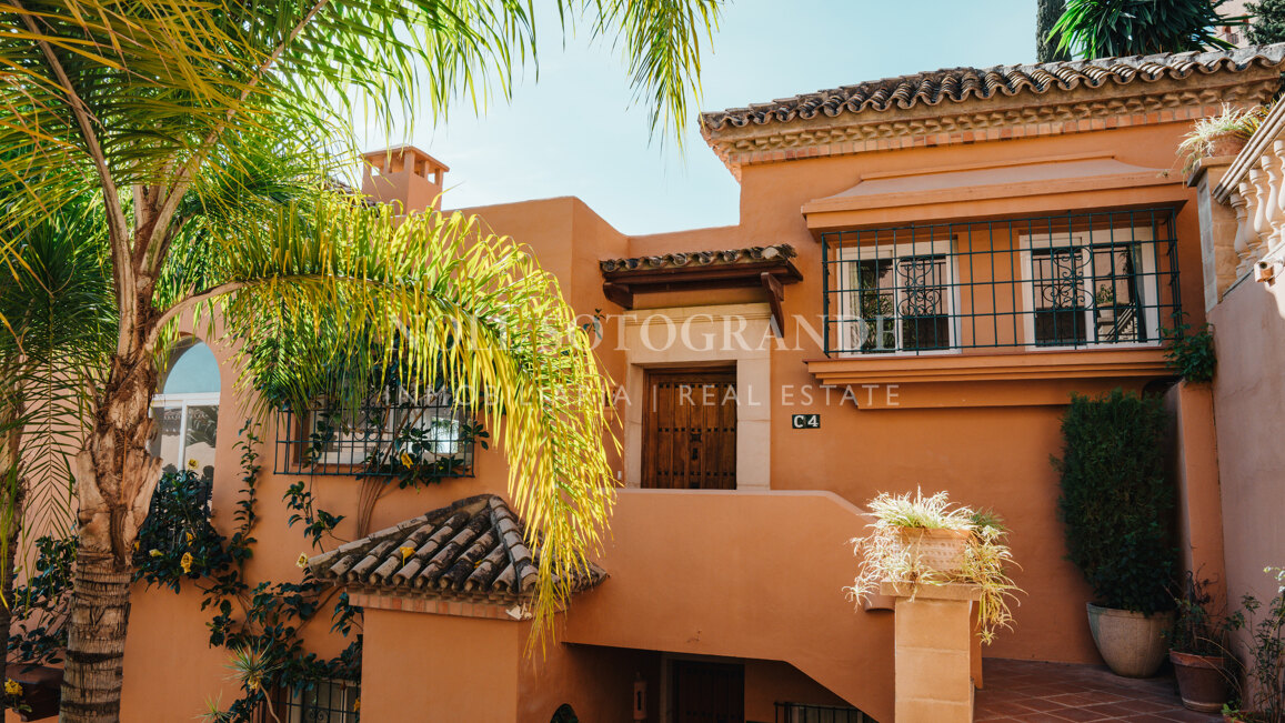 South facing penthouse with panoramic views at the highest point in Nueva Andalucia´s Golf Valley, Marbella