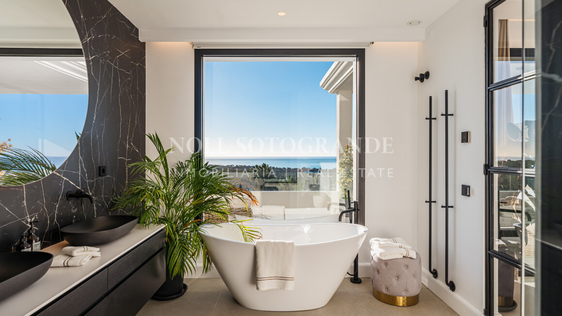 Villa zum Verkauf in Los Flamingos, Benahavis