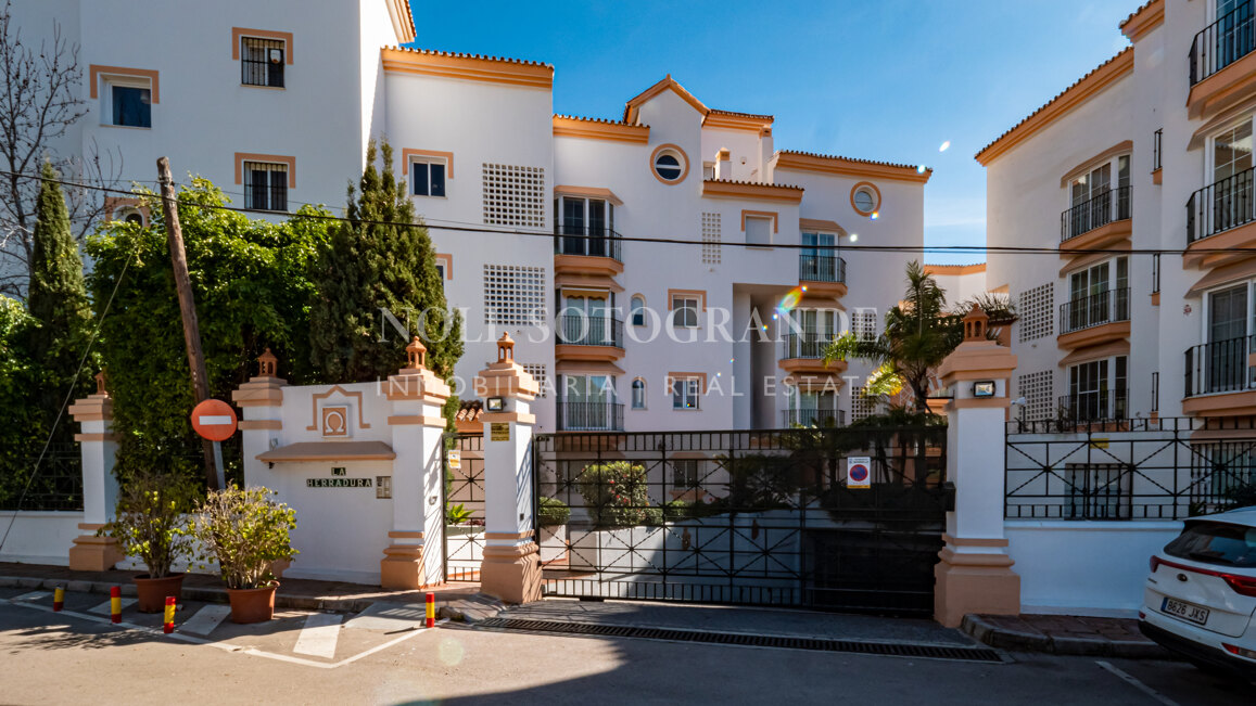Frontline beach Marbella apartment with sea views within walking distance to Puerto Banus and the beach