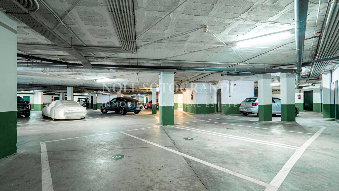 Frontline beach Marbella apartment with sea views within walking distance to Puerto Banus and the beach