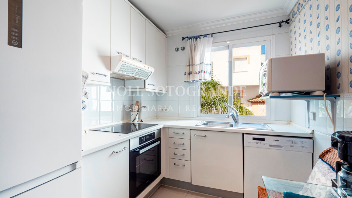 Frontline beach Marbella apartment with sea views within walking distance to Puerto Banus and the beach