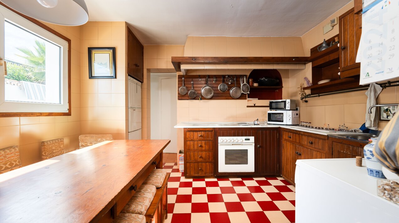 Charming 'on the beach' 4 bedroom villa is perfect renovation project for any clever investor!