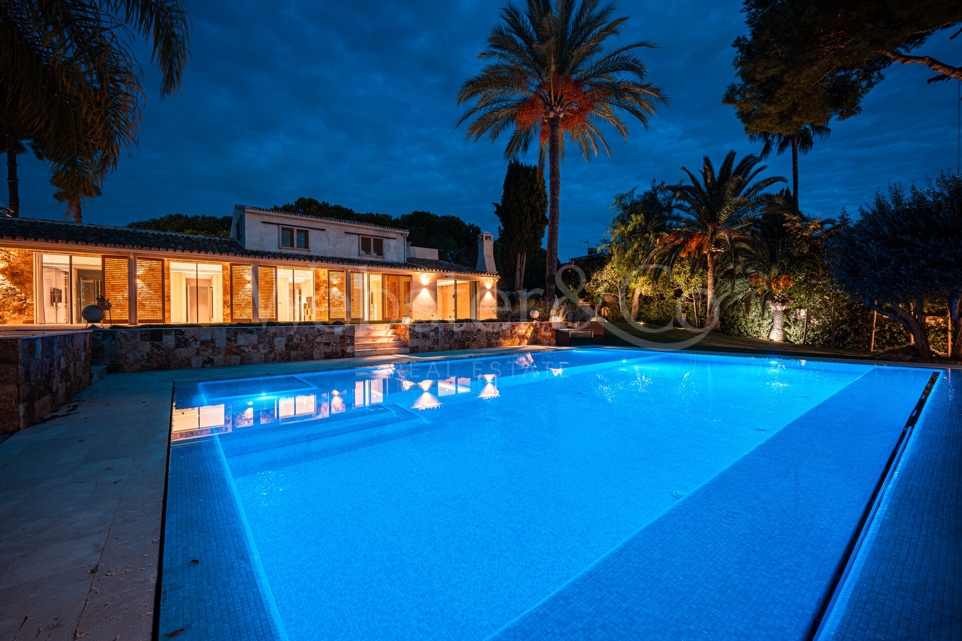 Villa Ibiza – Casa de Ensueño en Río Real, Marbella