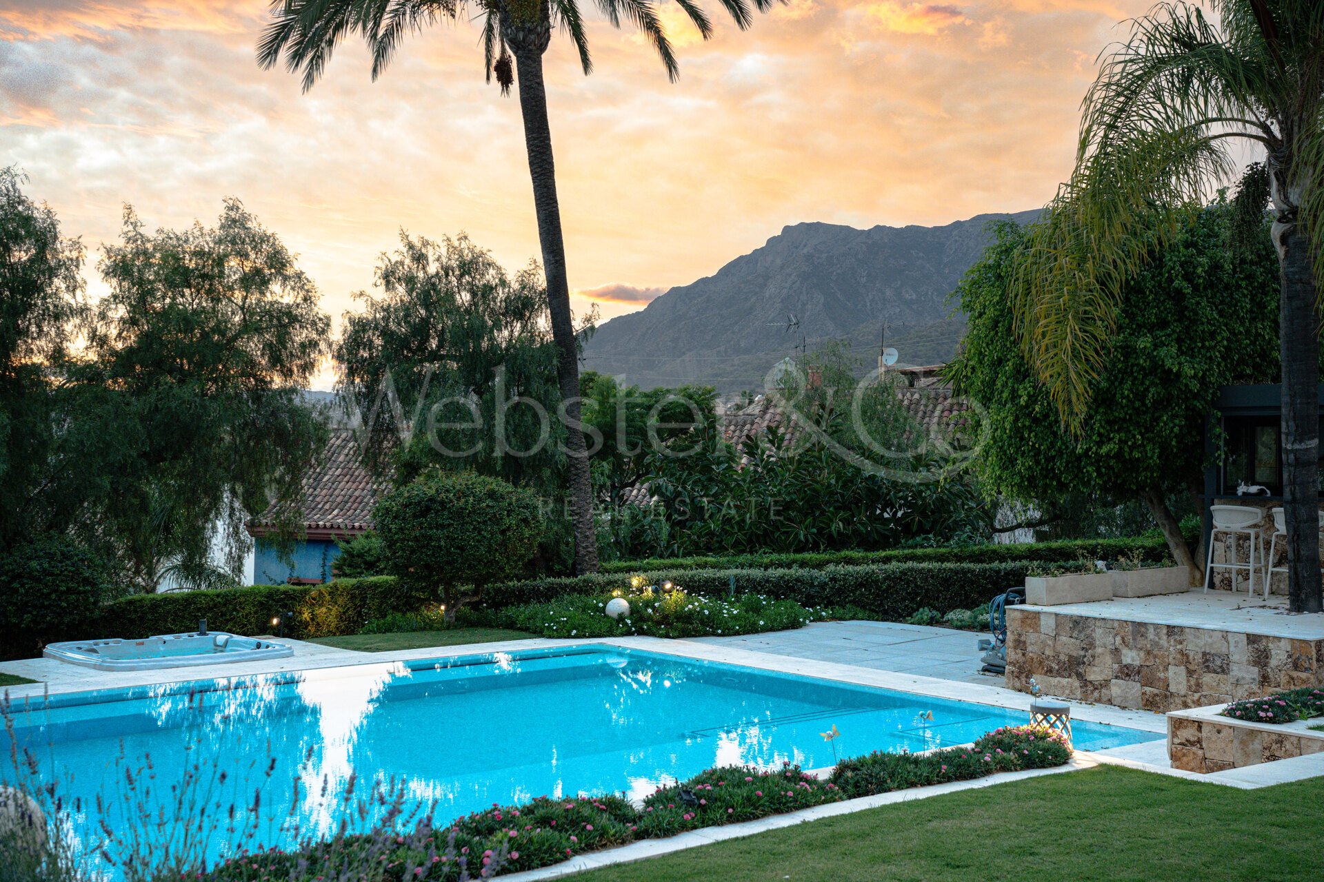 Villa Ibiza – Casa de Ensueño en Río Real, Marbella