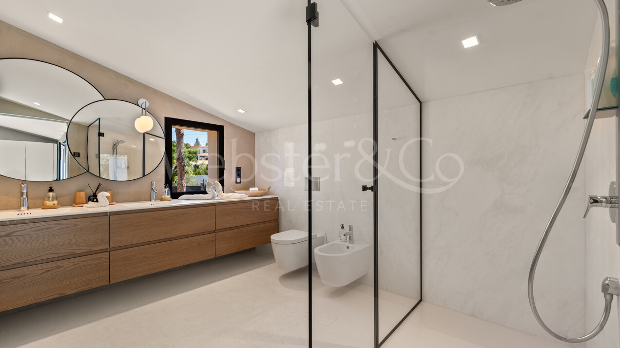 Villa Ibiza - Dream Residence in Rio Real, Marbella