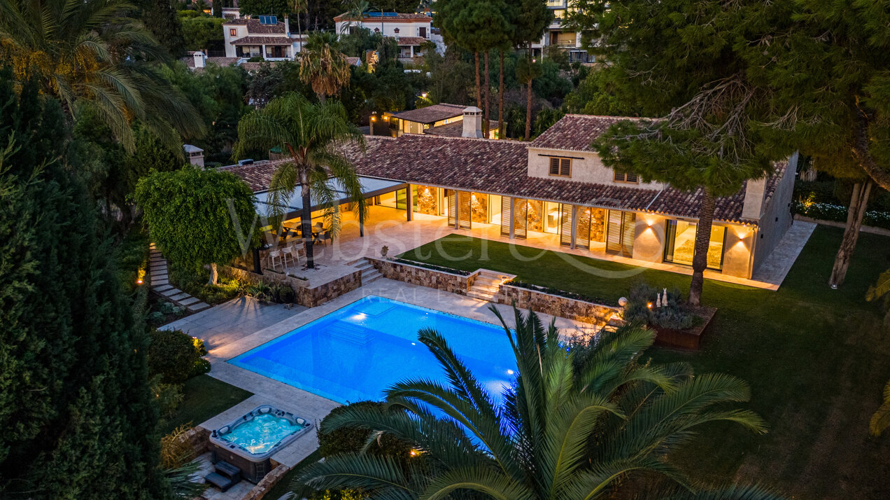 Villa Ibiza - Dream Residence in Rio Real, Marbella