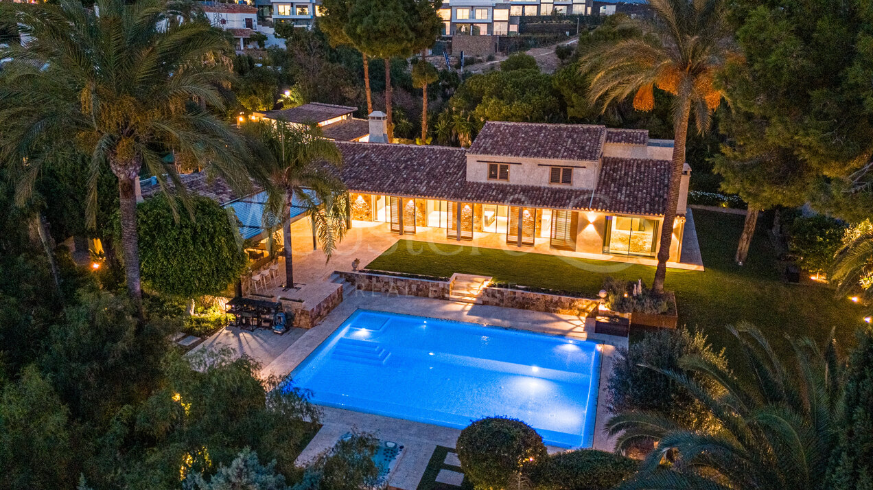 Villa Ibiza - Dream Residence in Rio Real, Marbella