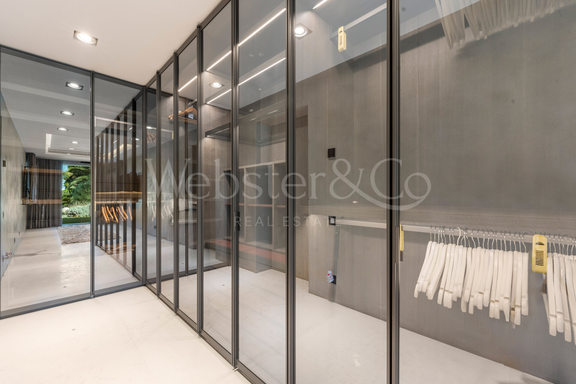 Villa Ibiza – Casa de Ensueño en Río Real, Marbella