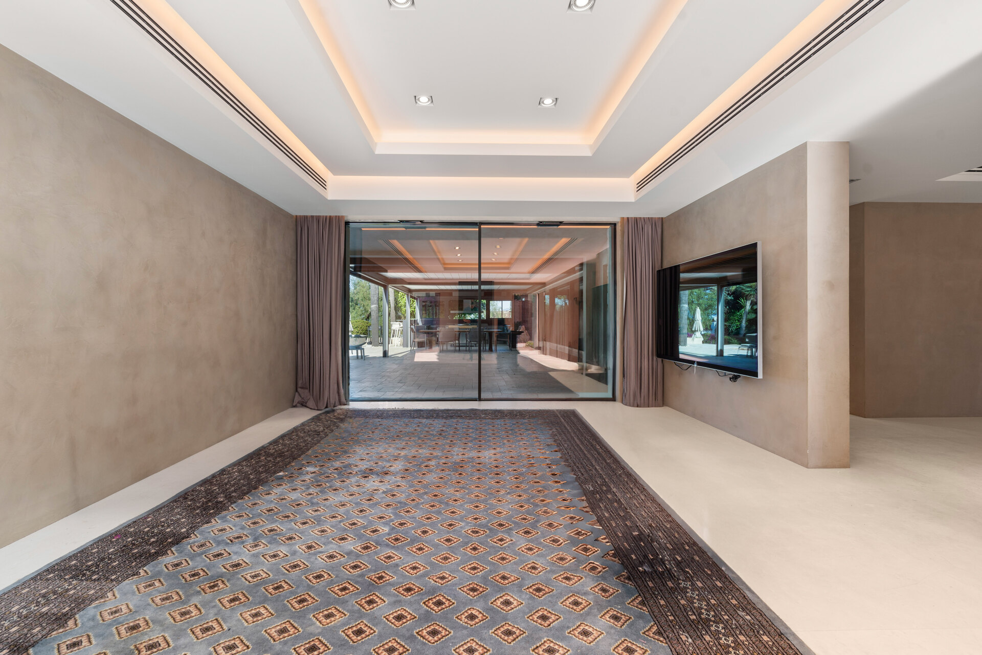 Stunning luxurious 'mini' mansion sits in heart of leafy urban oasis on the edge of Marbella.