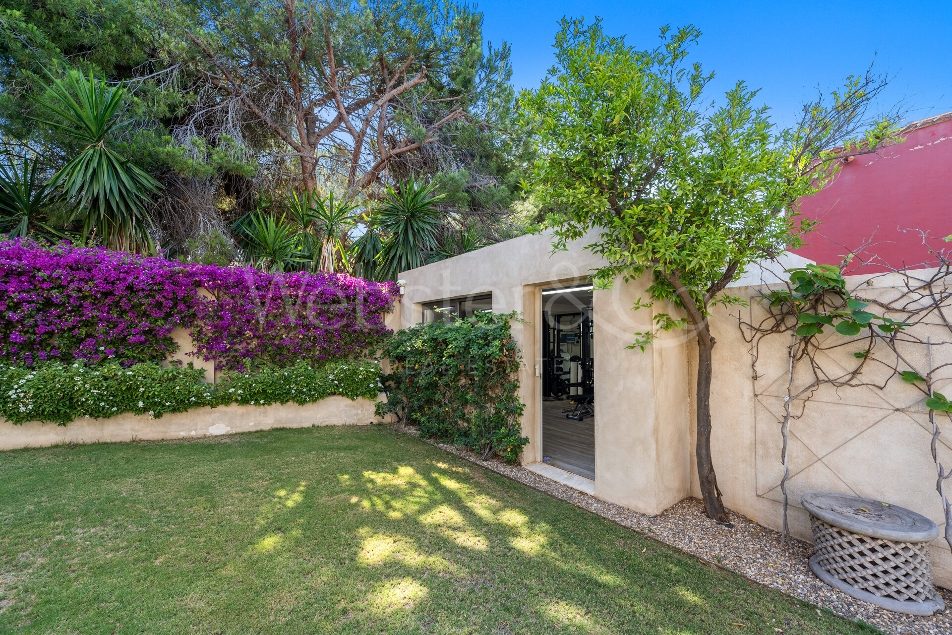 Villa Ibiza – Casa de Ensueño en Río Real, Marbella