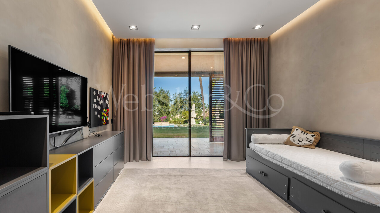 Villa Ibiza - Dream Residence in Rio Real, Marbella