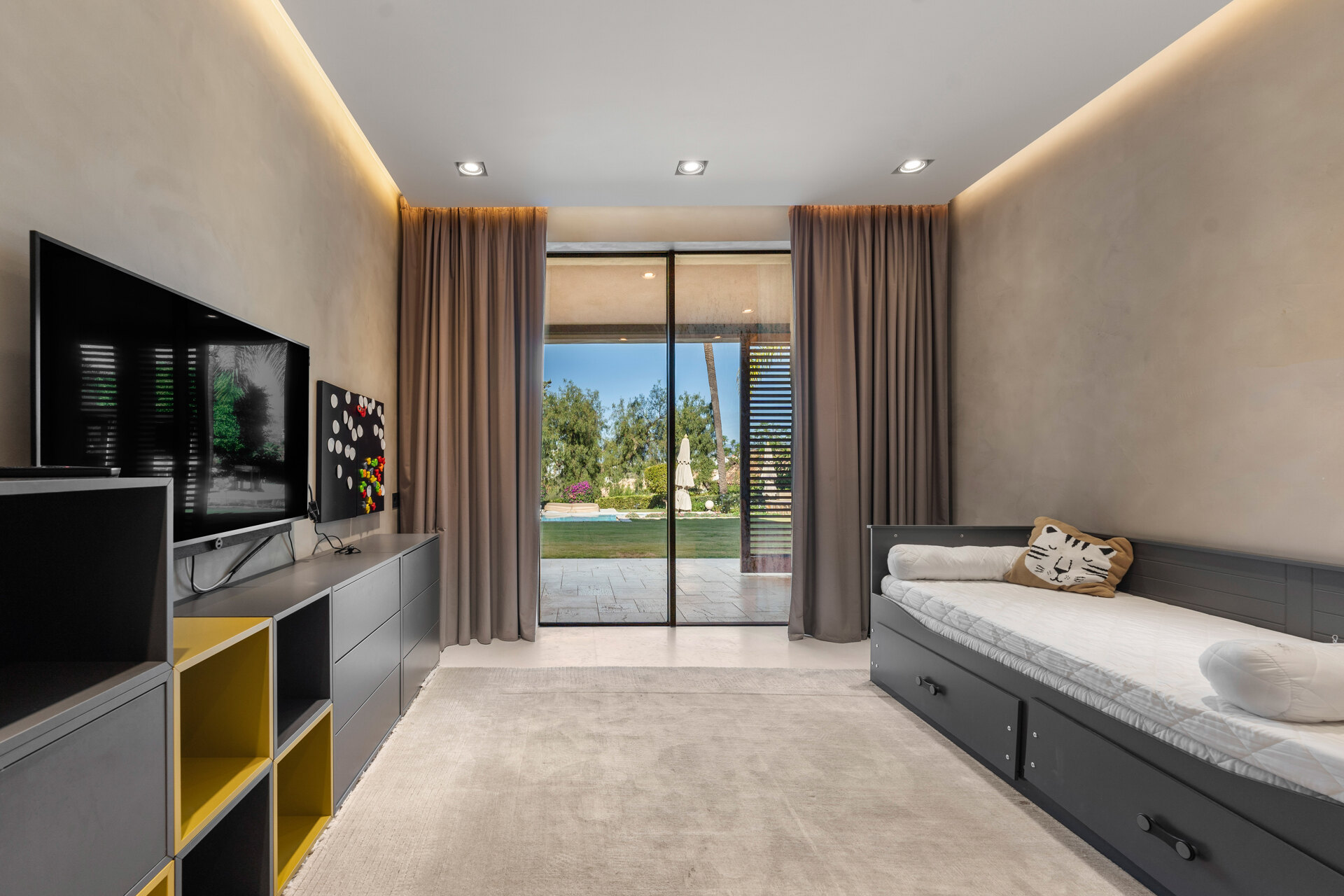 Stunning luxurious 'mini' mansion sits in heart of leafy urban oasis on the edge of Marbella.