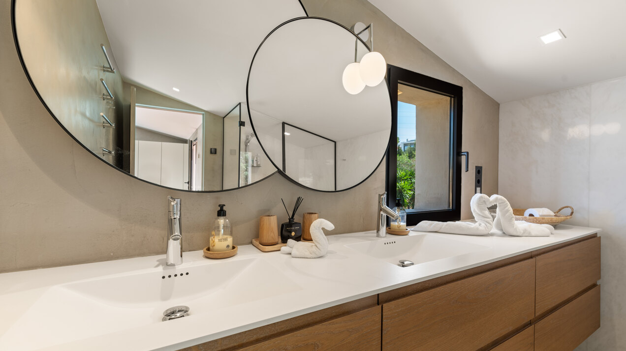 Stunning luxurious 'mini' mansion sits in heart of leafy urban oasis on the edge of Marbella.