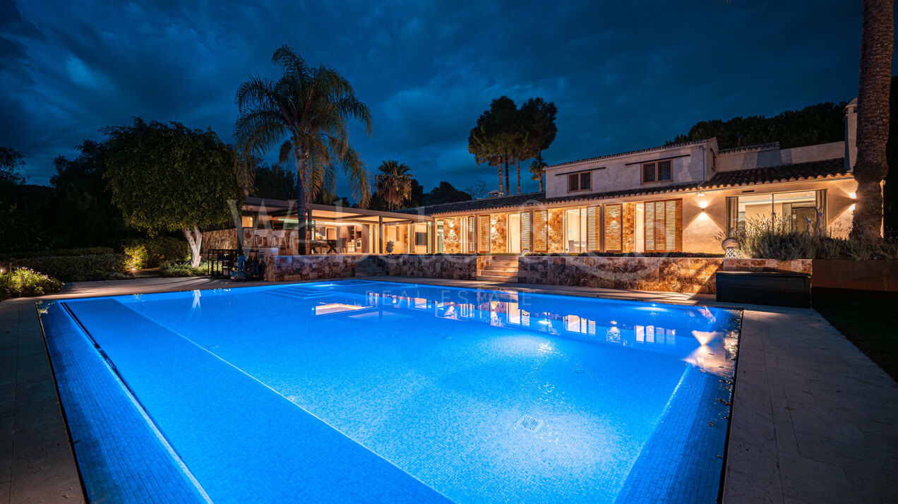 Villa Ibiza - Dream Residence in Rio Real, Marbella