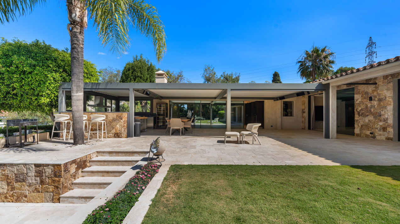 Stunning luxurious 'mini' mansion sits in heart of leafy urban oasis on the edge of Marbella.