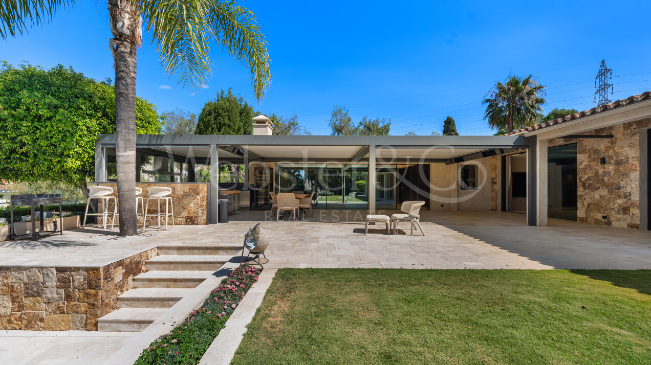 Villa Ibiza - Dream Residence in Rio Real, Marbella