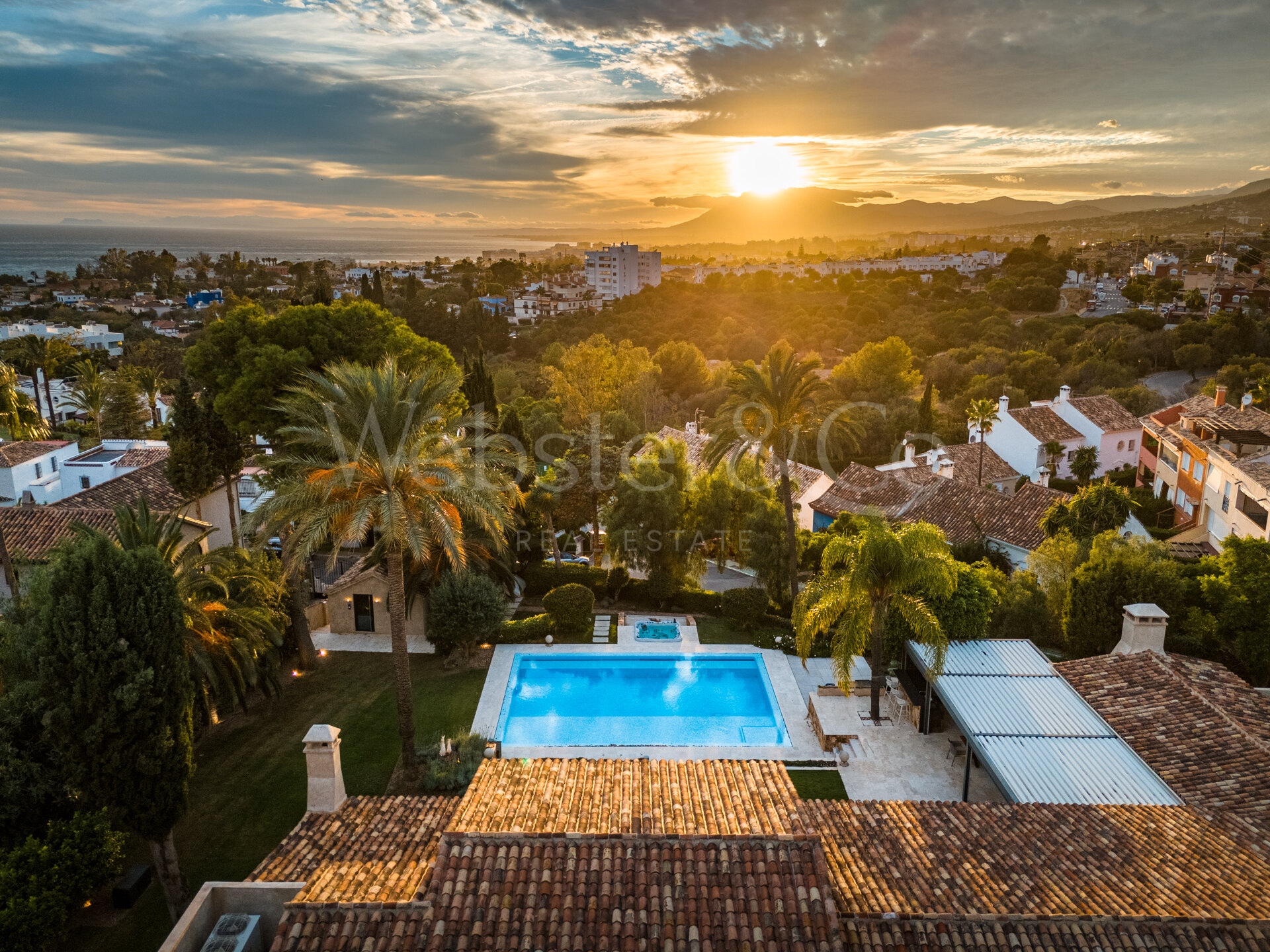 Villa Ibiza – Casa de Ensueño en Río Real, Marbella