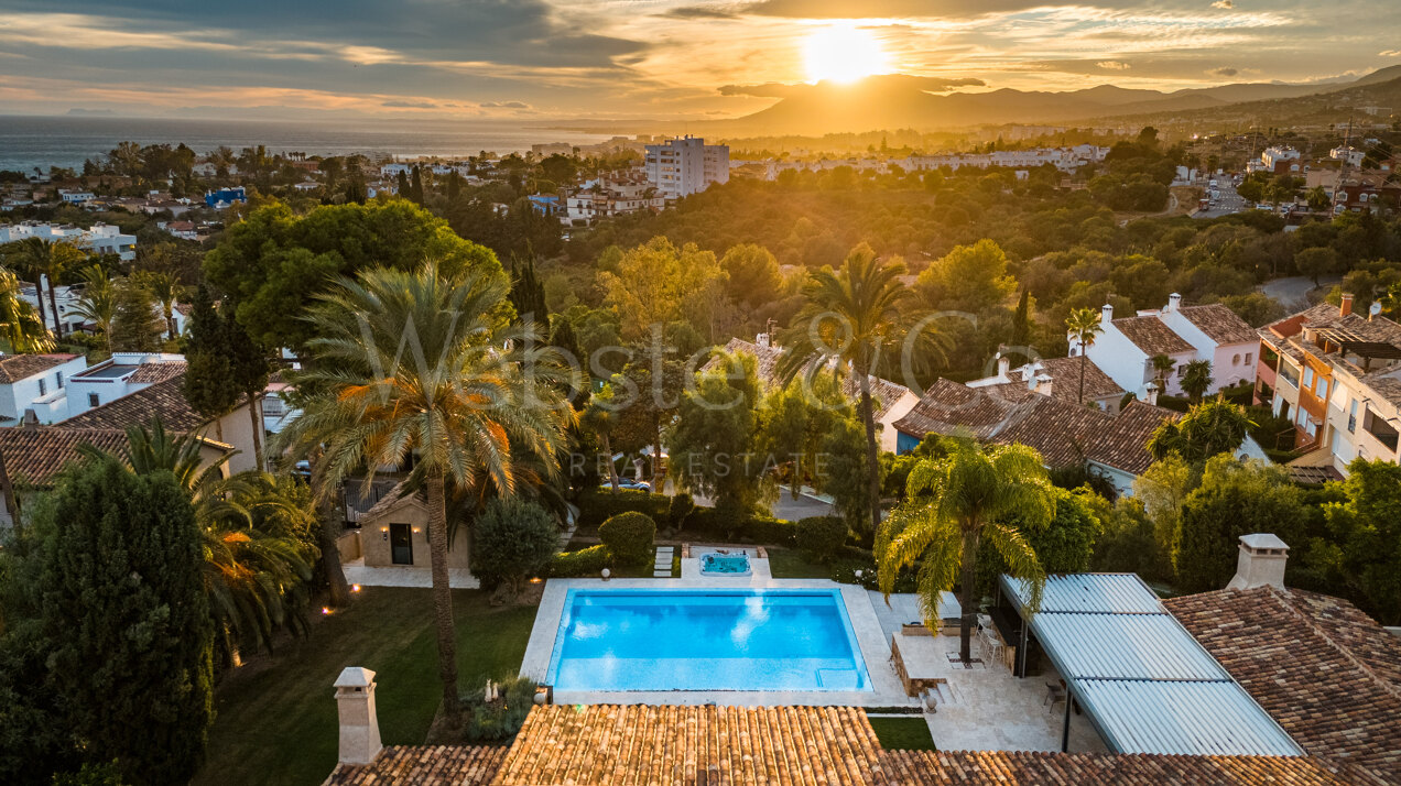 Villa Ibiza - Dream Residence in Rio Real, Marbella