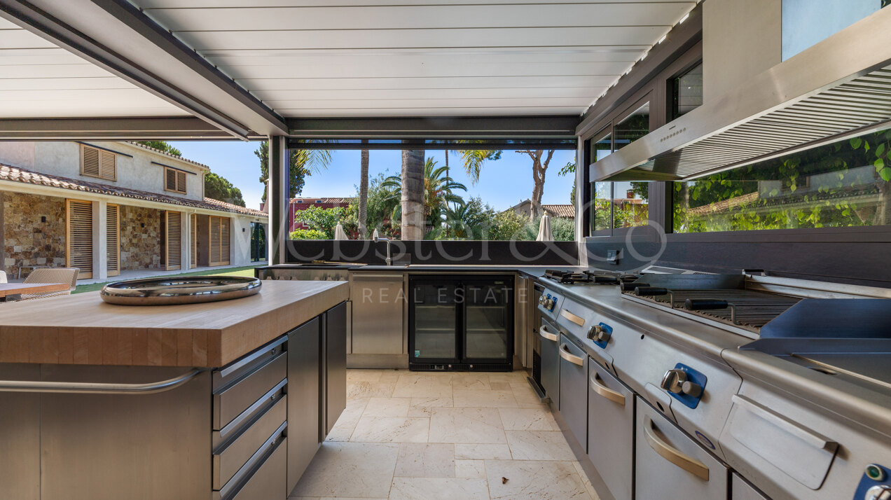 Villa Ibiza - Dream Residence in Rio Real, Marbella