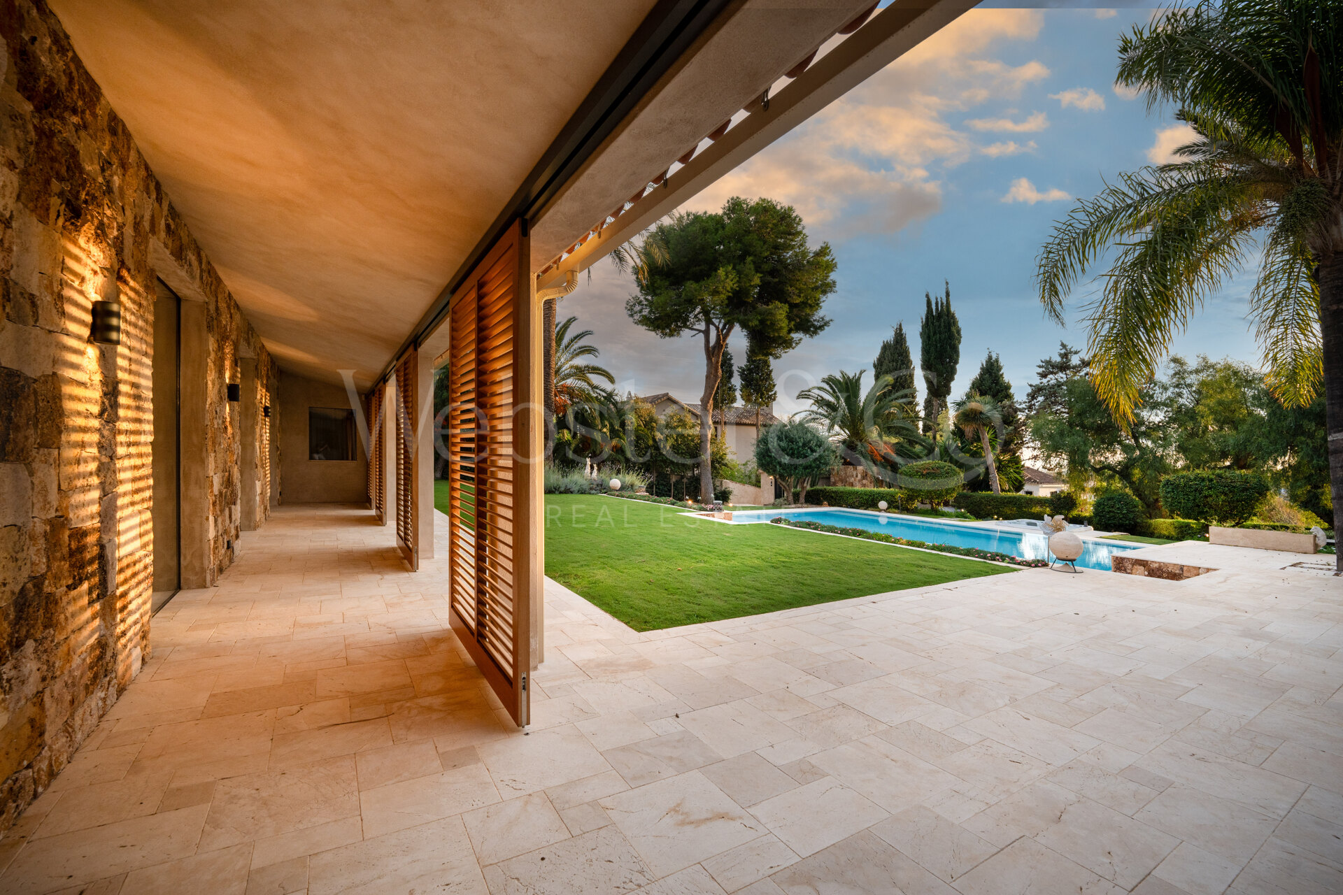 Villa Ibiza – Casa de Ensueño en Río Real, Marbella