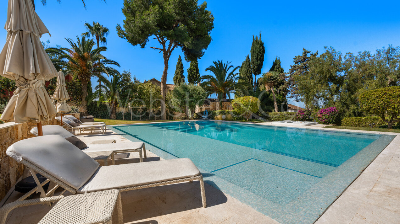 Villa Ibiza - Dream Residence in Rio Real, Marbella