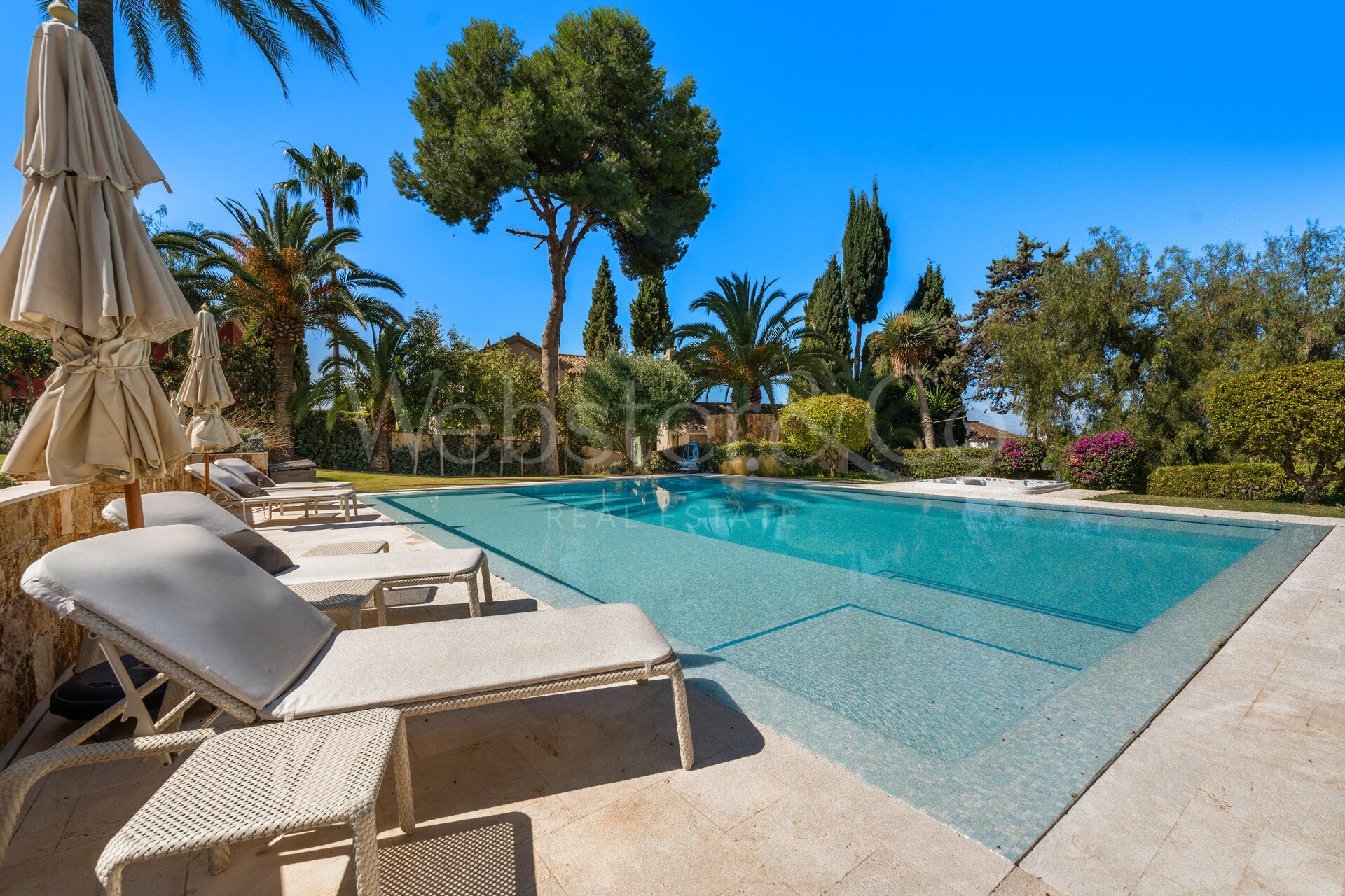 Villa Ibiza – Casa de Ensueño en Río Real, Marbella