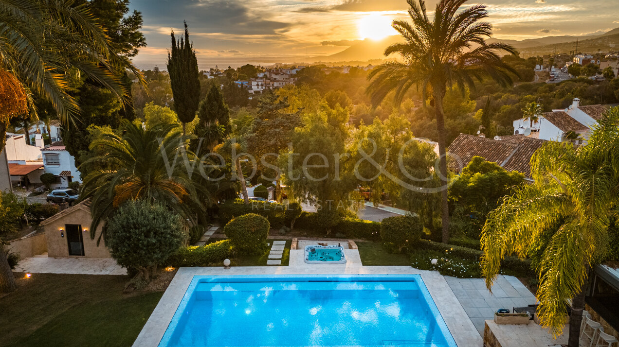 Villa Ibiza - Dream Residence in Rio Real, Marbella