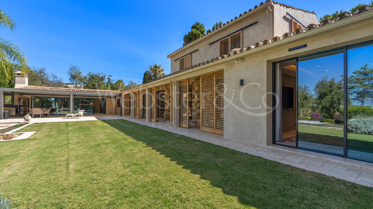 Villa Ibiza - Dream Residence in Rio Real, Marbella