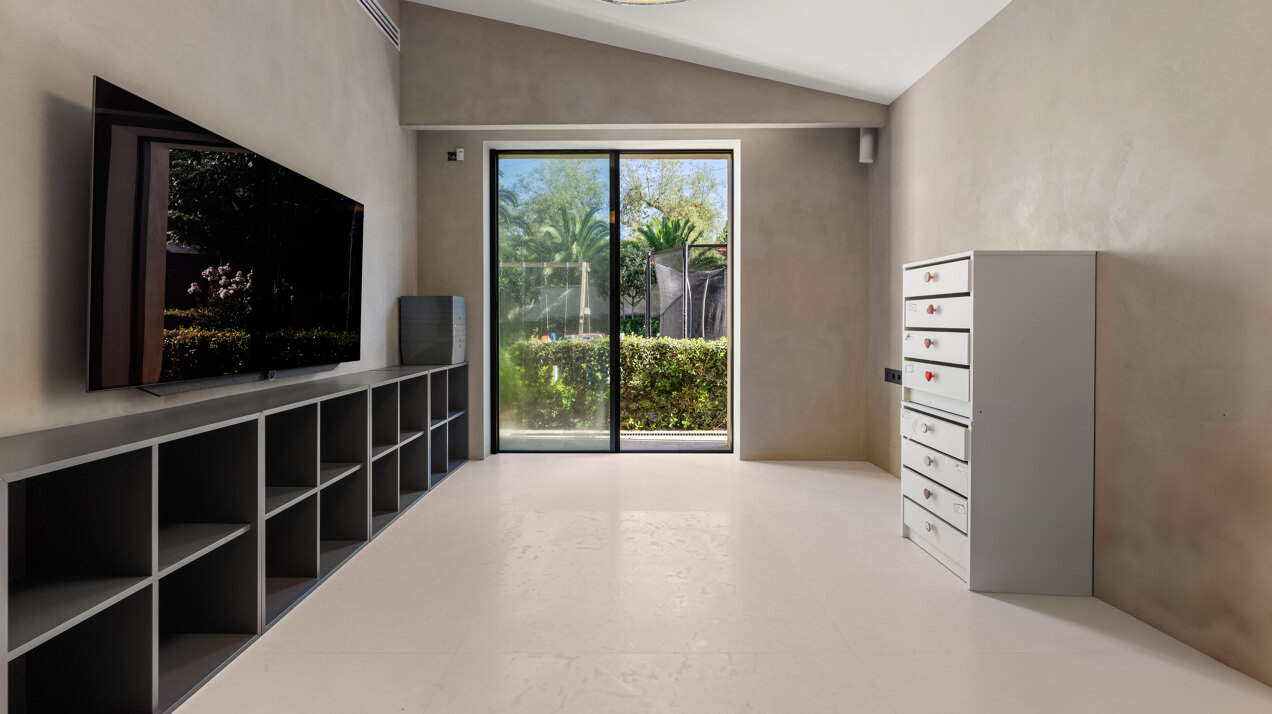 Stunning luxurious 'mini' mansion sits in heart of leafy urban oasis on the edge of Marbella.