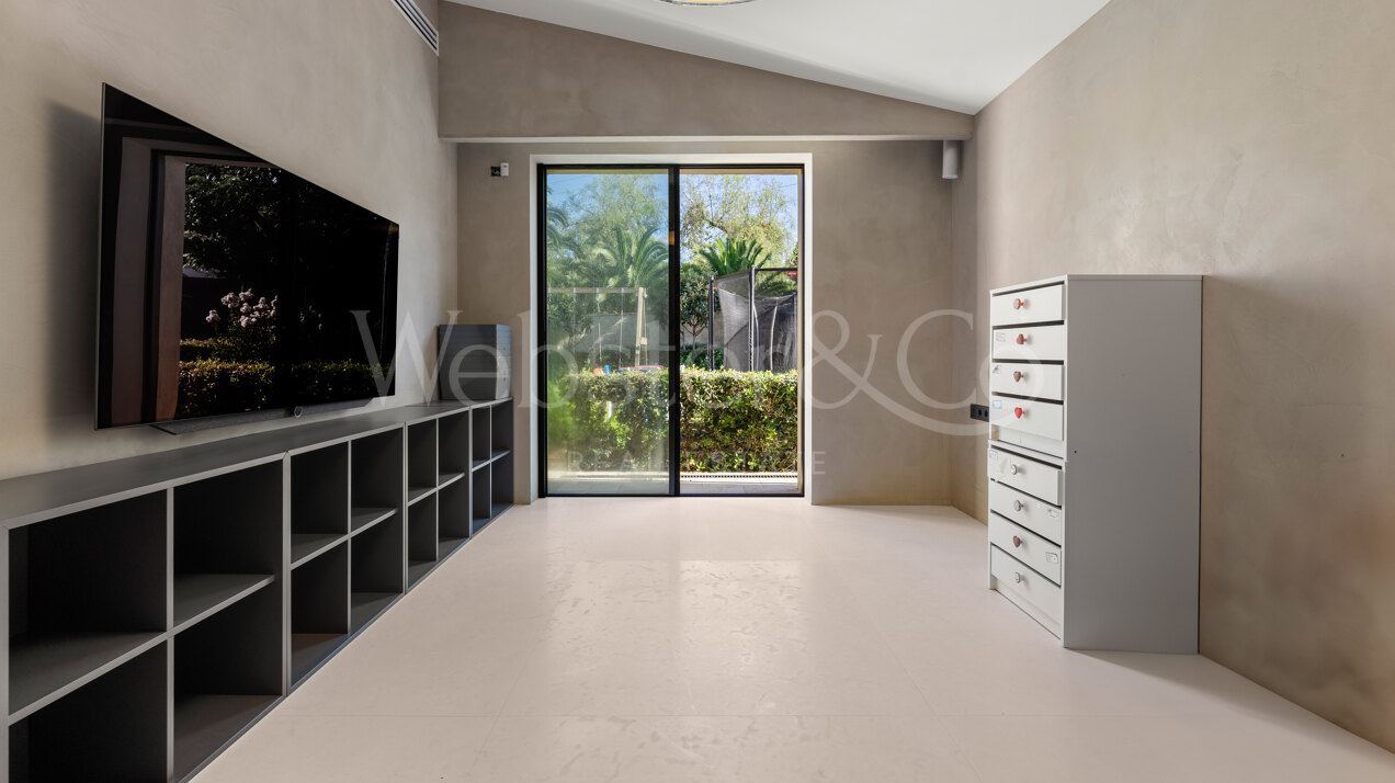 Villa Ibiza - Dream Residence in Rio Real, Marbella