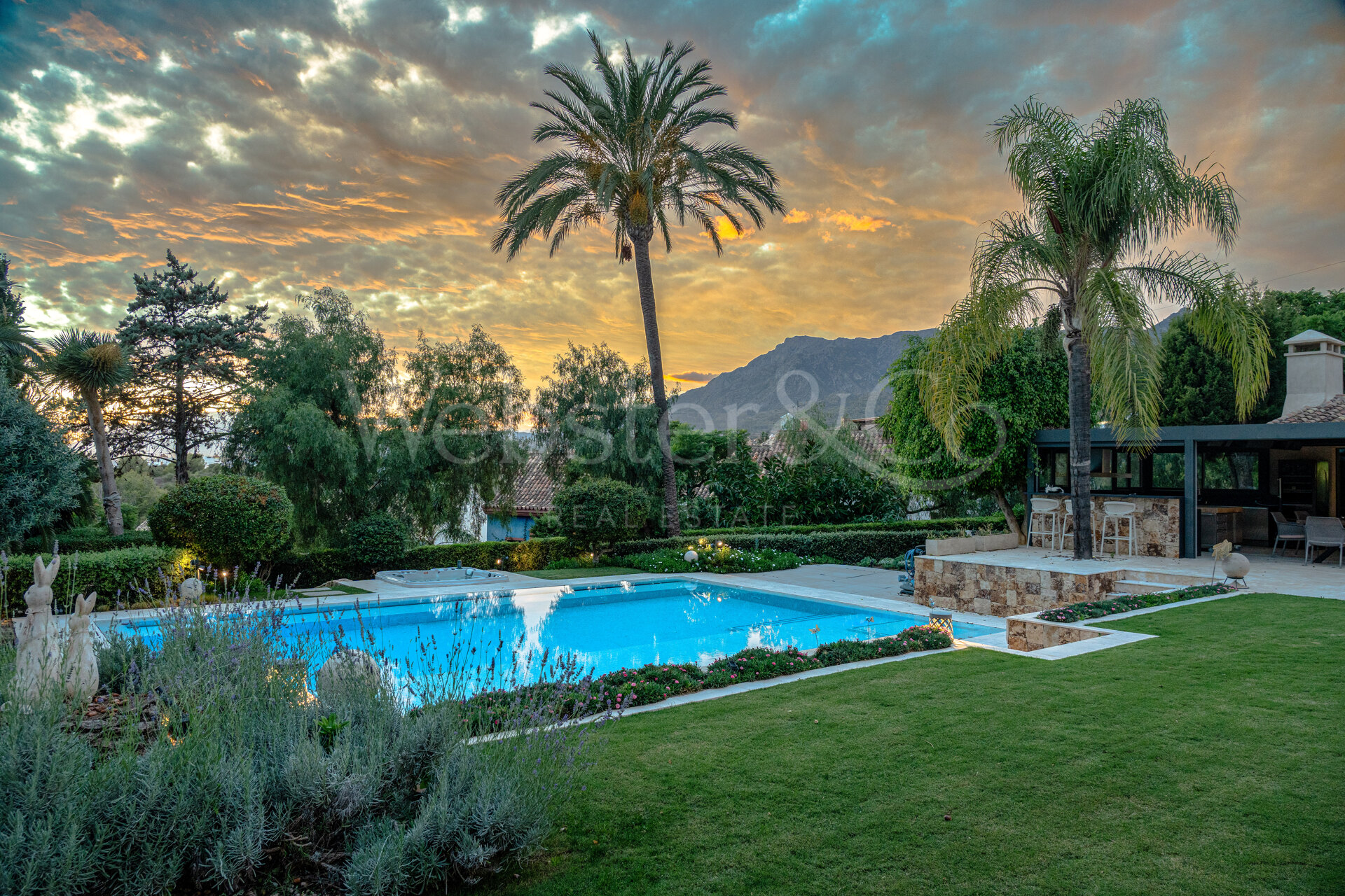 Villa Ibiza – Casa de Ensueño en Río Real, Marbella