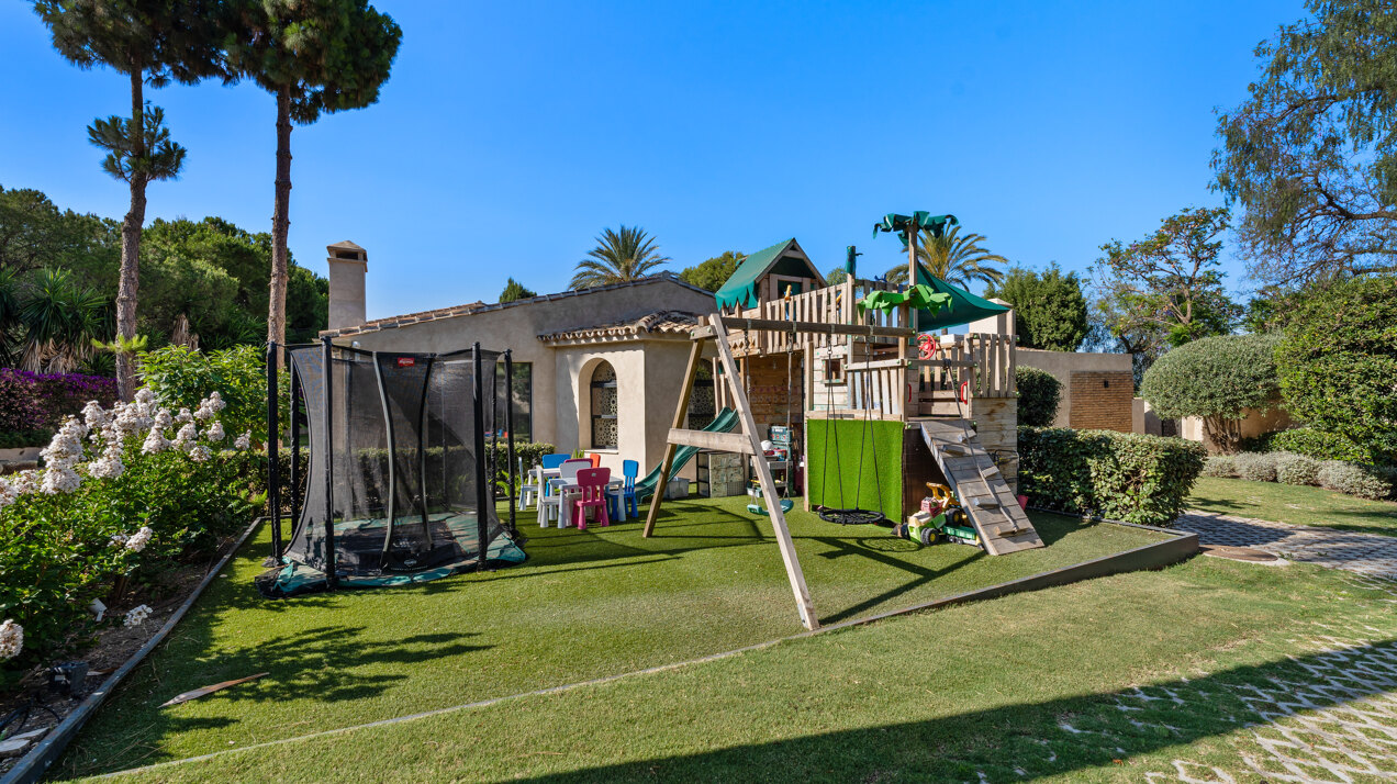 Stunning luxurious 'mini' mansion sits in heart of leafy urban oasis on the edge of Marbella.