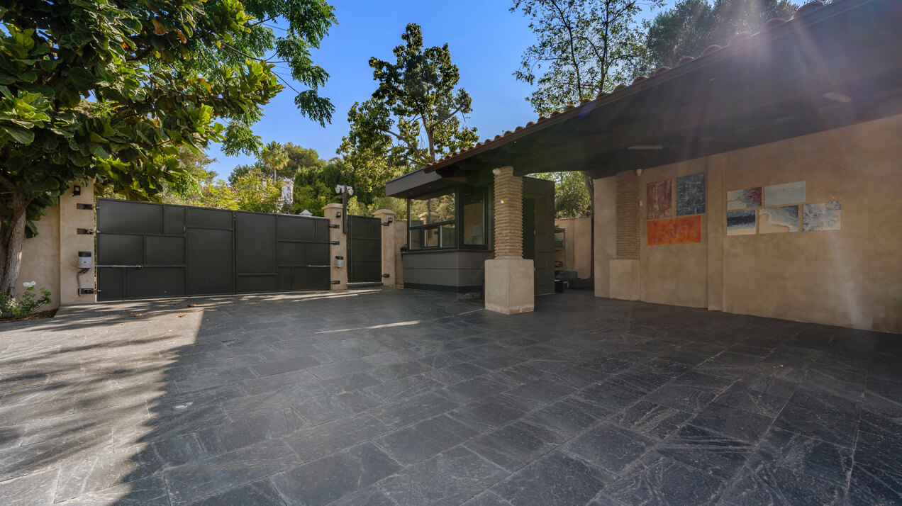 Stunning luxurious 'mini' mansion sits in heart of leafy urban oasis on the edge of Marbella.