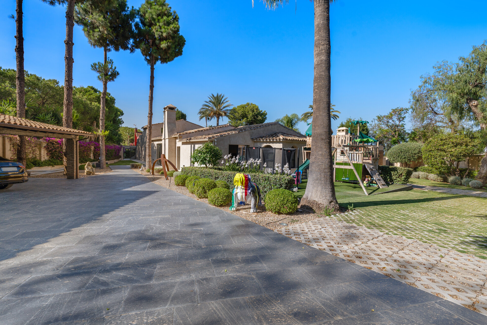 Stunning luxurious 'mini' mansion sits in heart of leafy urban oasis on the edge of Marbella.
