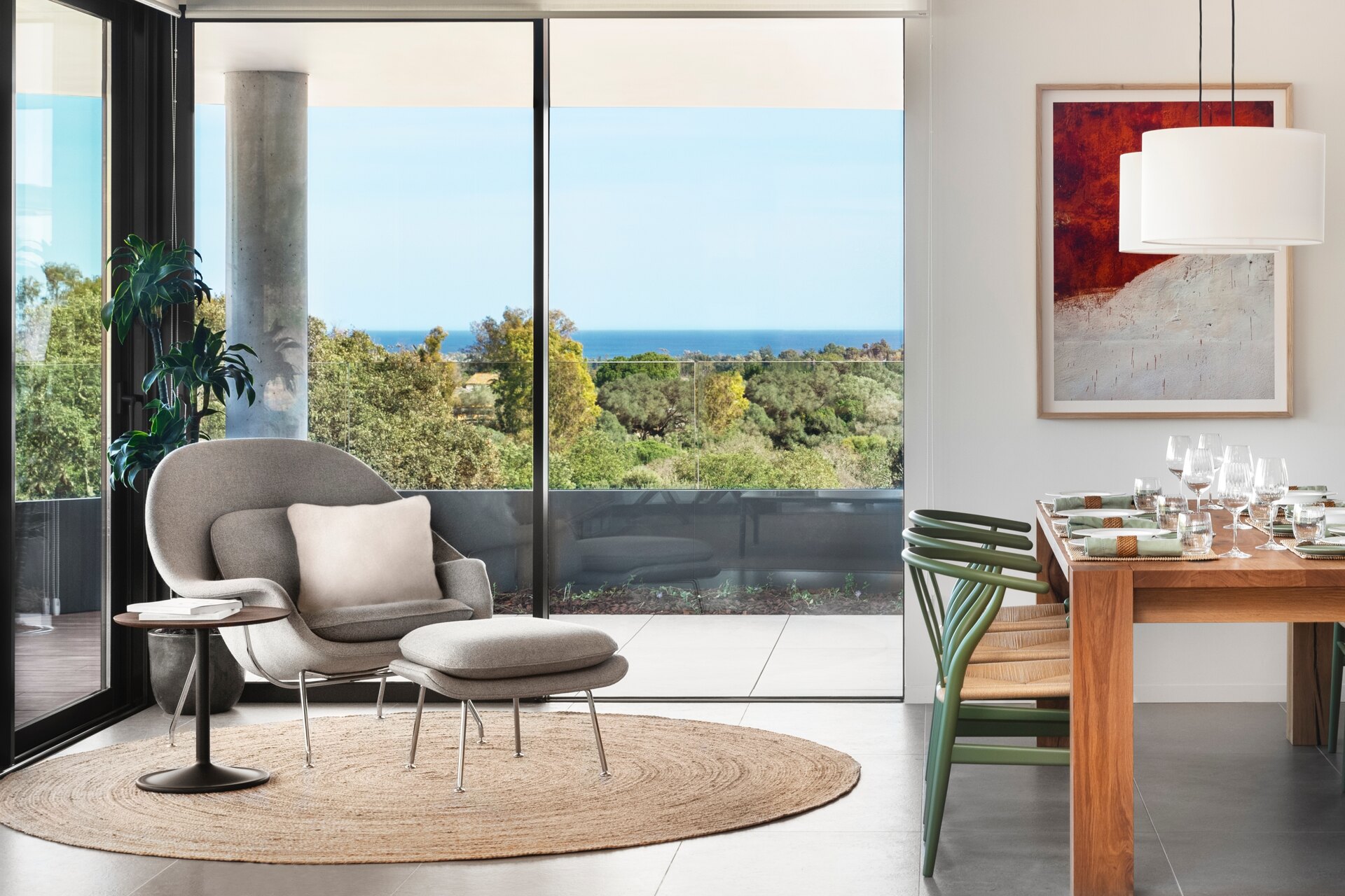 Exquisite 3 bedroom apartment set in one of the most exclusive & prestigious private communities on the coast.