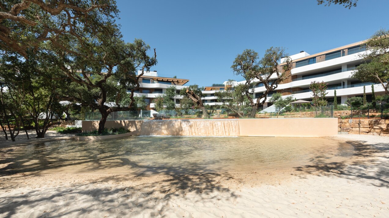 Exquisite 3 bedroom apartment set in one of the most exclusive & prestigious private communities on the coast.