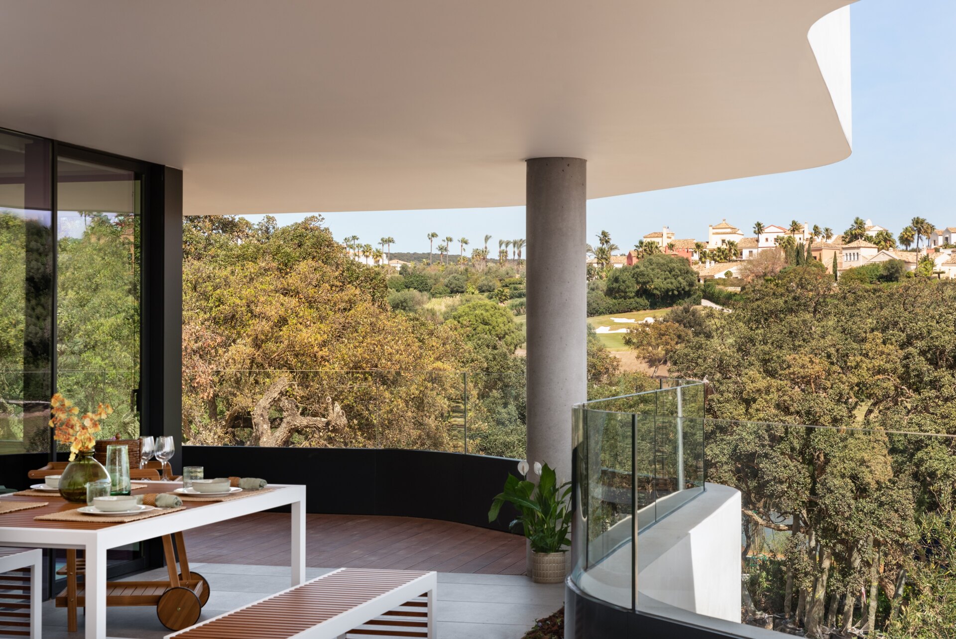 Exquisite 3 bedroom apartment set in one of the most exclusive & prestigious private communities on the coast.