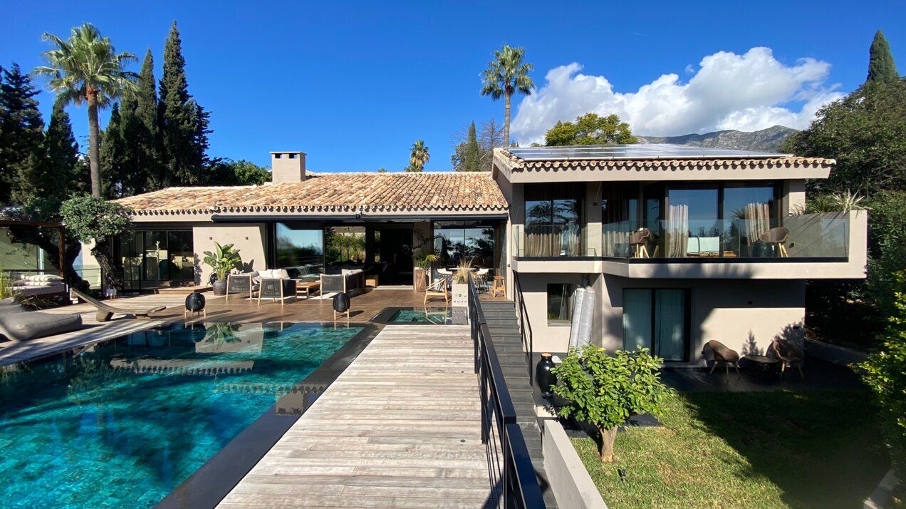 Breathtaking refurbished 5 bedroom villa is a sanctuary in the heart of prestigious Marbella urbanization.