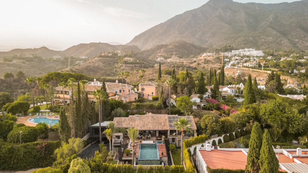 Breathtaking refurbished 5 bedroom villa is a sanctuary in the heart of prestigious Marbella urbanization.