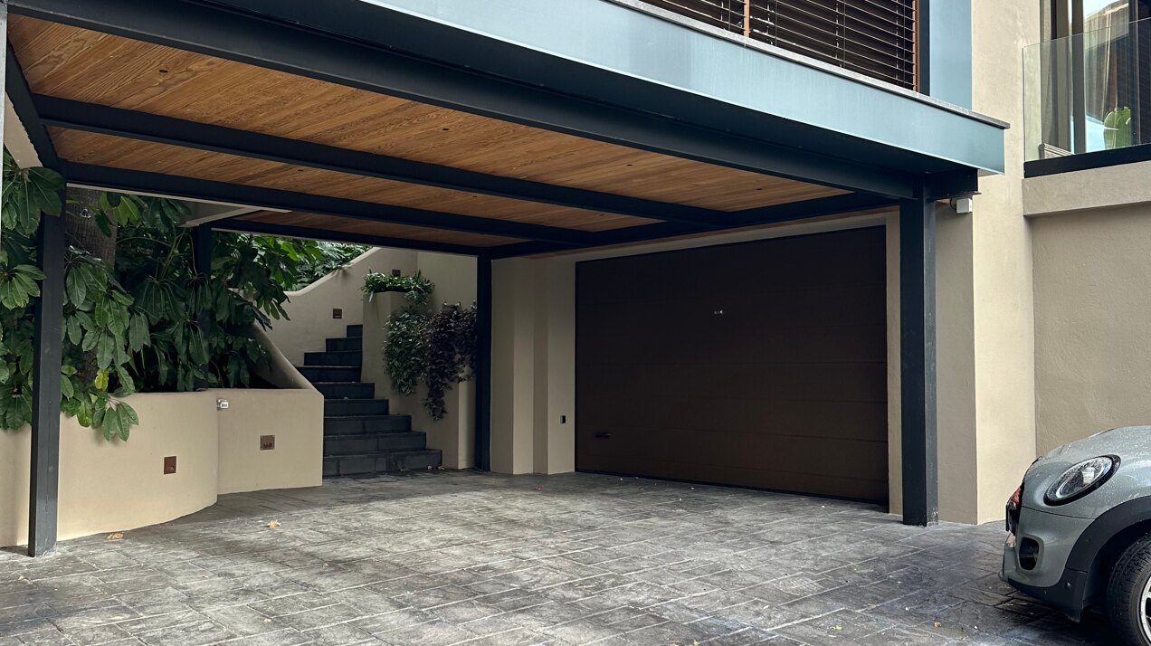 Breathtaking refurbished 5 bedroom villa is a sanctuary in the heart of prestigious Marbella urbanization.