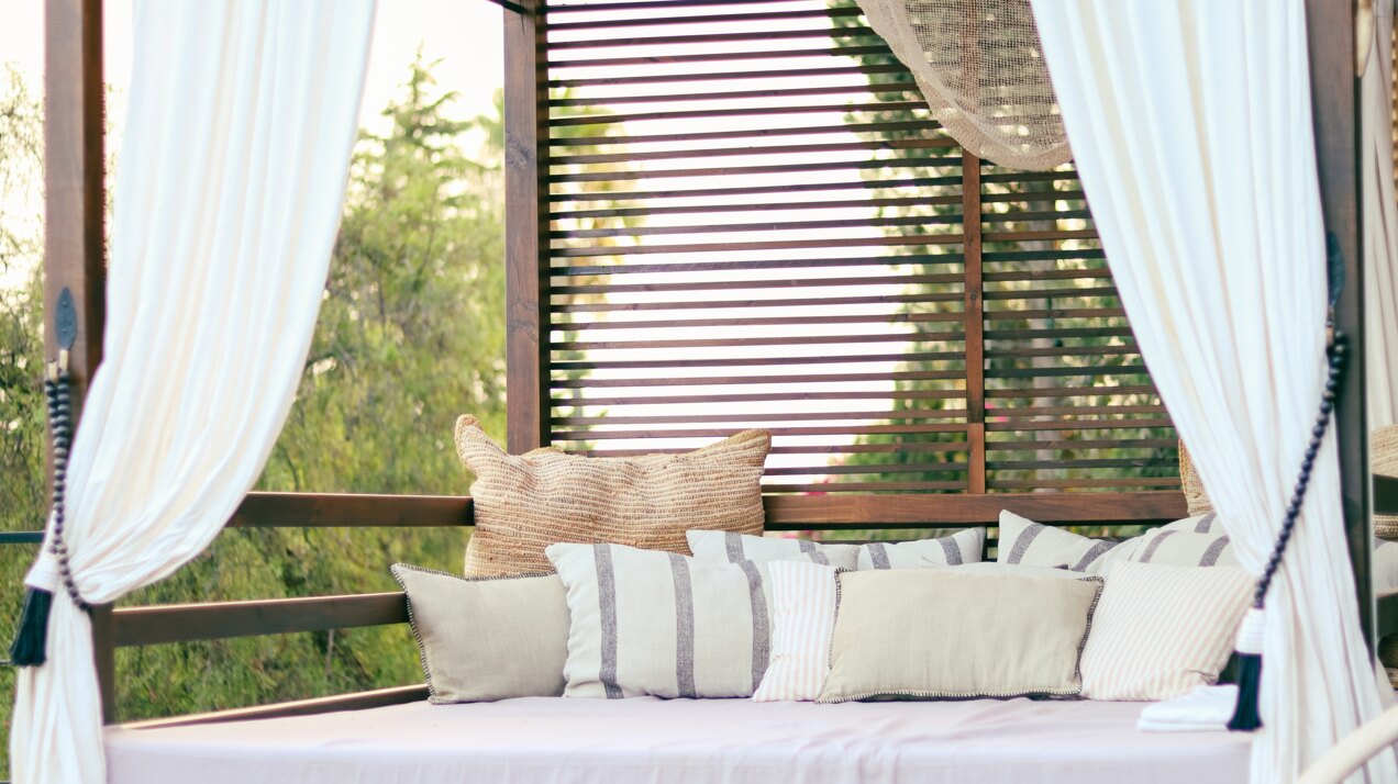 Breathtaking refurbished 5 bedroom villa is a sanctuary in the heart of prestigious Marbella urbanization.